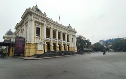Hà Nội: Nhiều hàng quán đóng cửa, siêu thị, bến xe vắng tanh vắng ngắt vì Covid-19
