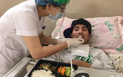 Một ngày của nhân viên y tế BV Bạch Mai trong vòng phong tỏa