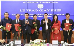Trao giấy phép hoạt động cho 18 tạp chí chuyển đổi theo quy hoạch