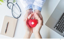 Bác sĩ, nhà báo và nhiều sao Việt an tâm hơn khi chủ động dự phòng sức khỏe