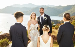 Diễn viên Kate Wright làm mẹ kế: Từng khủng hoảng với 3 con riêng của chồng 