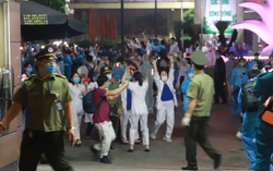 Vỡ òa thời khắc BV Bạch Mai được dỡ phong tỏa