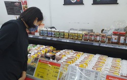 Lợn hơi về mức 70.000 đồng/kg, giá thịt bán lẻ vẫn cao ngất ngưởng