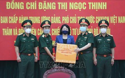 Phó Chủ tịch nước thăm, động viên cán bộ, chiến sĩ chống dịch COVID-19
