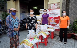 Hội là “cầu nối” giúp chị em bán vé số gặp được những tấm lòng thơm thảo