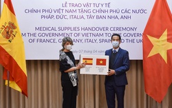 Việt Nam trao tặng 550.000 khẩu trang hỗ trợ 5 nước châu Âu chống dịch Covid-19