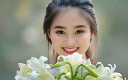Tôi chờ tháng tư về, chờ hoa loa kèn nở và em