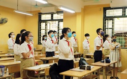 Lễ chào cờ đặc biệt trong ngày đầu tiên học sinh trở lại trường