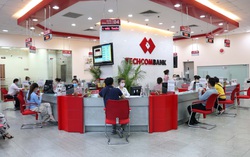 Khách hàng bức xúc vì không giao dịch được, Techcombank khắc phục sự cố thế nào?