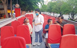 Đi làm trở lại, nữ hướng dẫn viên du lịch vẫn canh cánh nỗi lo 