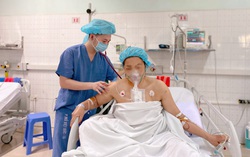 Đang bơi thuyền trên hồ, người phụ nữ bị đạn bắn xuyên tim