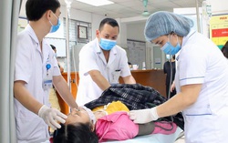 Mẹ mới mang bầu tháng thứ 6, em bé đã "đòi" ra ngoài