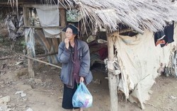 Người phụ nữ 60 tuổi mù lòa sống trong túp lều rách 