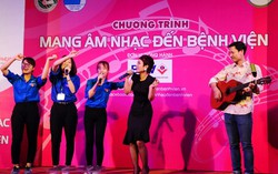 'Mang âm nhạc đến bệnh viện' đổi lấy nụ cười cho bệnh nhân ung thư