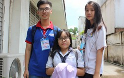 Cảm động về tình bạn của cô bé 1,2m