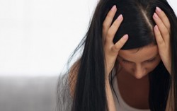 'Nhớ nhớ, quên quên' sau sinh do bị teo não?