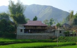 Vết trượt dài của sơn nữ về Thủ đô