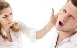 Tát chồng nảy đom đóm mắt trước mặt bố mẹ chồng