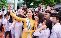 Hoa hậu Lương Thùy Linh về thăm trường cũ, bất ngờ được tổ chức sinh nhật