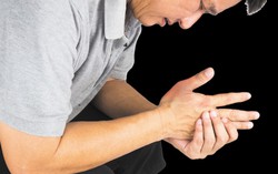 Quý ông ngoài 30 đã bị gout ngày càng tăng