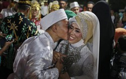 437 đôi uyên ương Indonesia làm đám cưới tập thể đêm giao thừa 2018