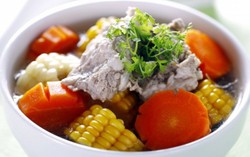 Canh sườn hầm ngô bổ dưỡng