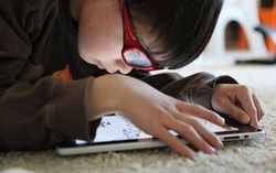 'Khổ nhục kế' trị con mải chơi game