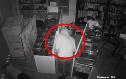 Video 'siêu trộm' lấy 69 chiếc điện thoại trong 17 phút