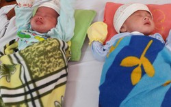 Nỗi buồn của bà mẹ đơn thân nuôi 2 con sinh đôi
