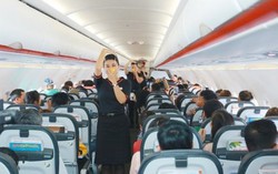 Hành khách ‘bất ngờ’ với màn nhảy trình diễn an toàn bay của hãng hàng không