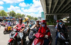 Những điều cần lưu ý khi đi xe máy dưới trời nắng nóng