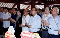 Thủ tướng, Chủ tịch Quốc hội dâng hương tưởng nhớ Chủ tịch Hồ Chí Minh