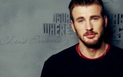 Chàng Chris Evans "chuẩn men" đang cô đơn