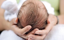 Con gái vụng về khi lần đầu làm mẹ