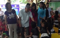 Nguyên TBT Lê Khả Phiêu thăm Trung tâm nhân đạo Quê Hương