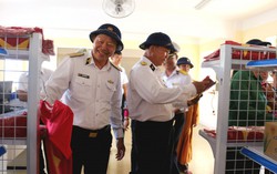 Ghé thăm 'siêu thị' độc đáo trên đảo Đá Tây A ở huyện đảo Trường Sa