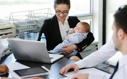 Lao động nữ dễ mất việc làm trong “Kỷ nguyên công nghệ số”