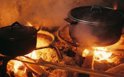 Nhìn căn bếp nhỏ nhớ mùa khói lam chiều