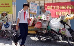 Mẹ lo con ngộ độc vì uống trà sữa từ quán 'di động' trước cổng trường