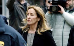 Bê bối 'chạy trường' tại Mỹ: Nữ diễn viên Felicity Huffman nhận tội