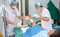 Đắp thuốc Nam trị bỏng, bé 9 tuổi bị hoại tử 2 chân