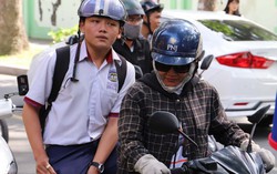 TPHCM: Thí sinh ra về muộn vì làm bài chậm hơn quy định 15 phút