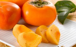 Lợi ích ít biết của quả hồng giòn