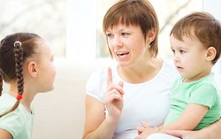 Cha mẹ thiếu công bằng khiến các con xung đột