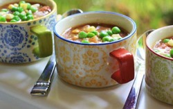 Đi viện vì cháo dinh dưỡng 'nghèo' dinh dưỡng