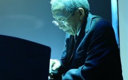 Nhạc sĩ Nguyễn Ánh 9 nhập viện và nguy cấp