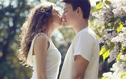 Nụ hôn đầu đầy băn khoăn
