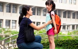 Tránh xa quà vặt, nước ngọt khi đón con tan học