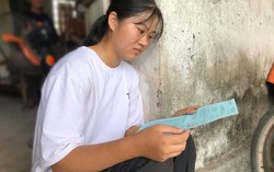 Mẹ ung thư nghẹn ngào khi con gái phải gác lại giấc mơ vào đại học