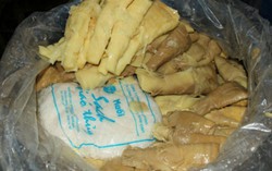 Hà Nam: Hơn 1 tạ măng tươi chứa trong thùng phuy hóa chất
